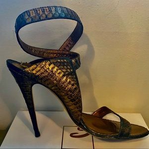 Neiman Marcus Exclusive and Rare 2008 Manolo Blahnik Bronze & Black Snakeskin 38